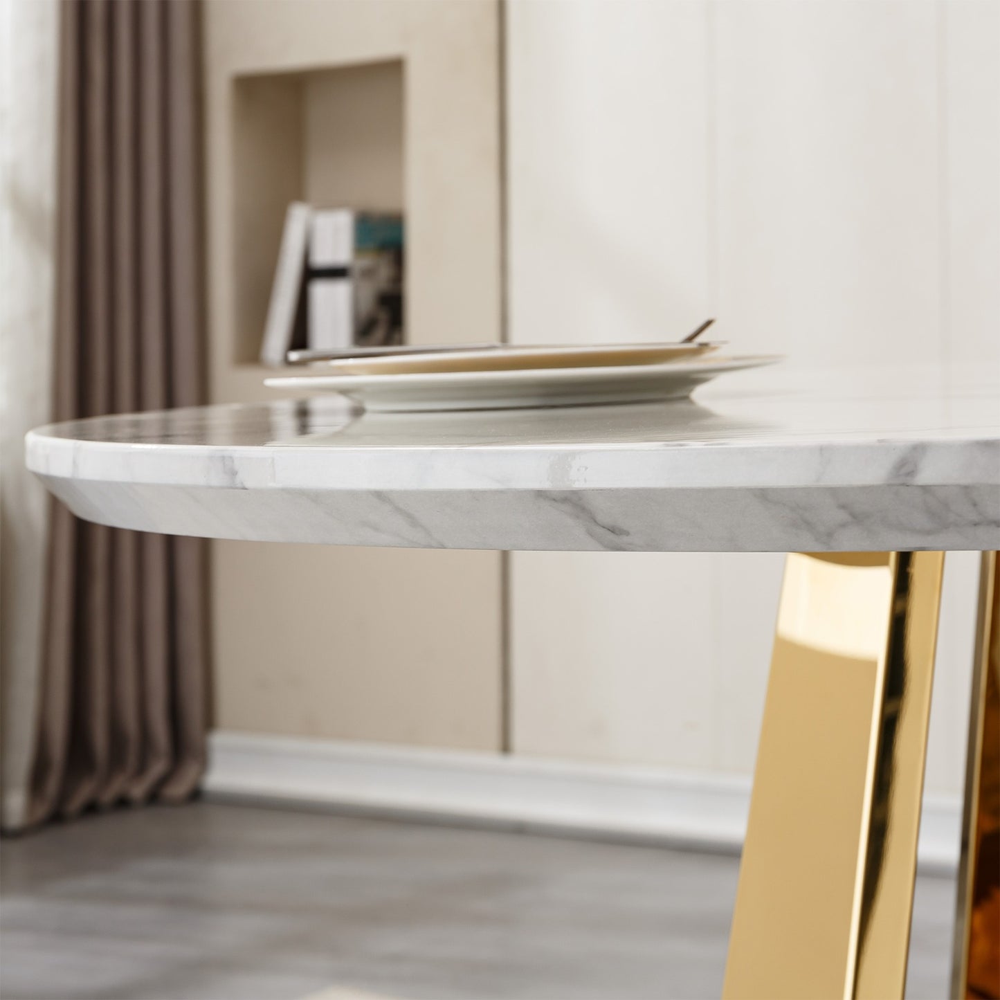 Galerie d’Or Dining Table