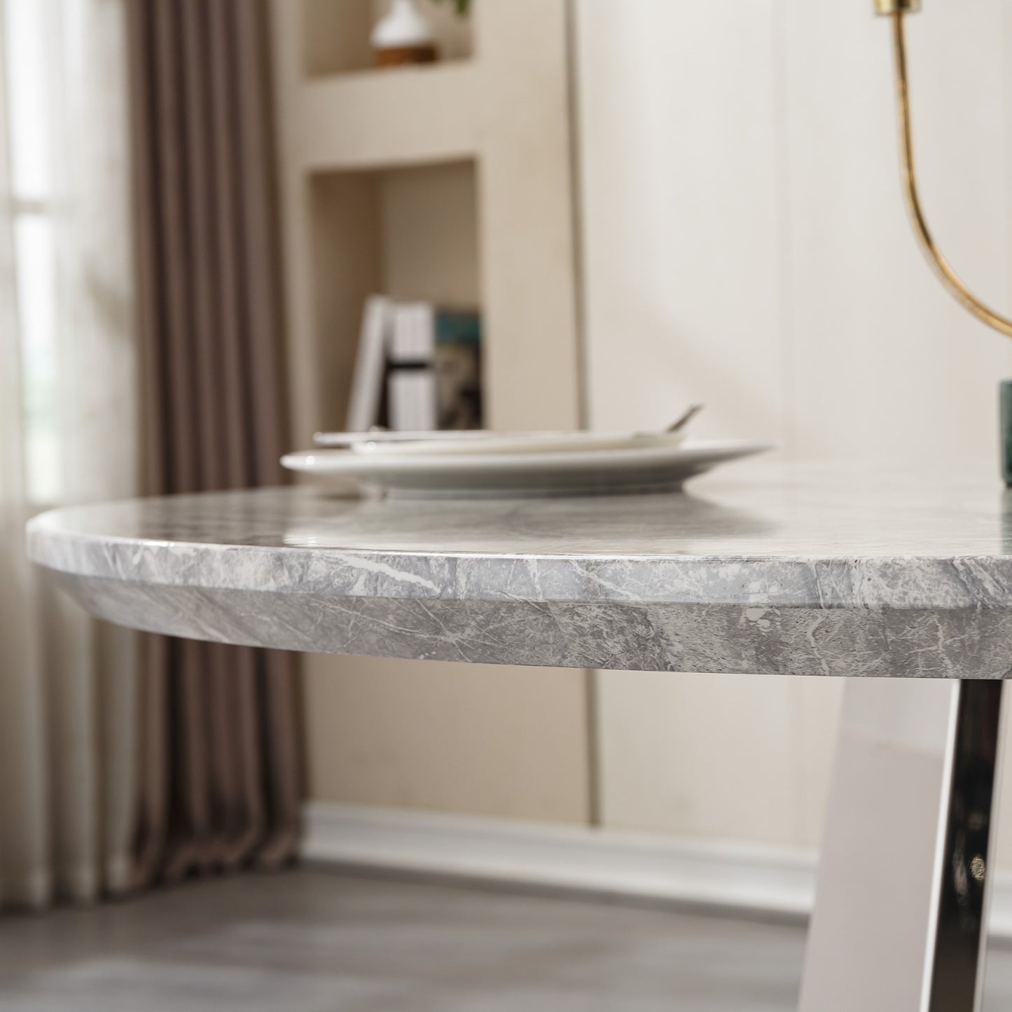 Jardin du Roi Dining Table